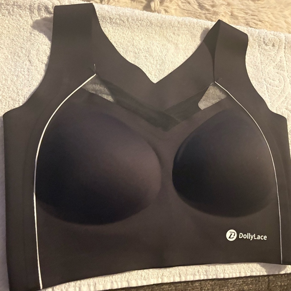 DollyLace Women's Black lace trim Seamless Comfort Bra L NWOT